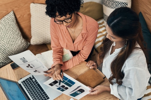 Sorprenda a los clientes con empaques publicitarios