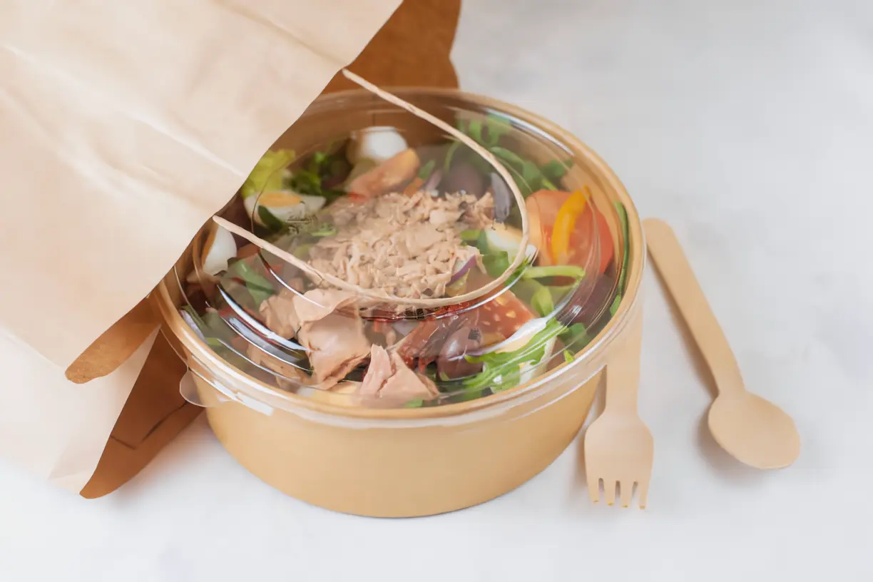 Bowl de verdura con atún