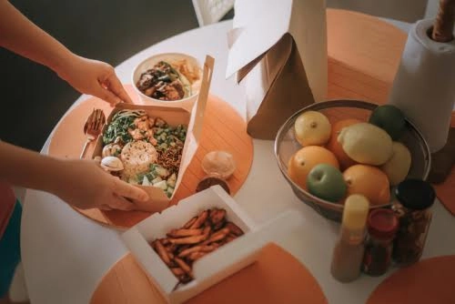 Empaques ideales para alimentos a domicilios Comida a domicilio